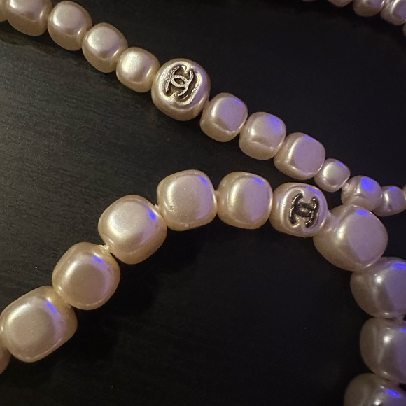 Chanel unique square faux pearl long necklace with black cc - Picture 2 of 4